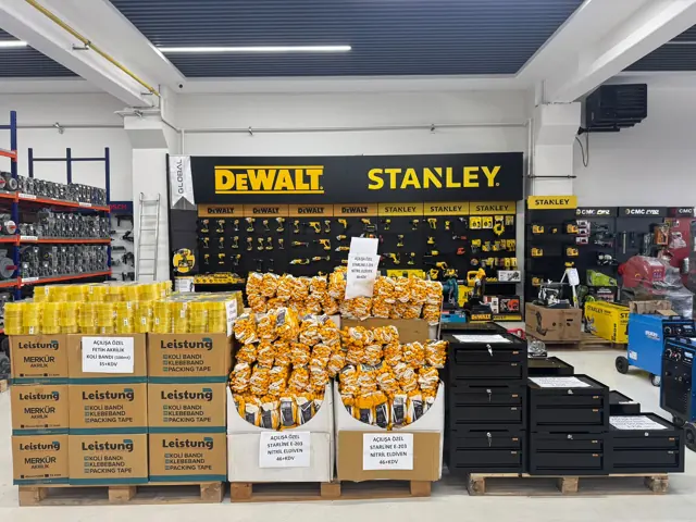Global Hırdavat mağaza — Kampanya ürünleri ve DeWalt · Stanley standı